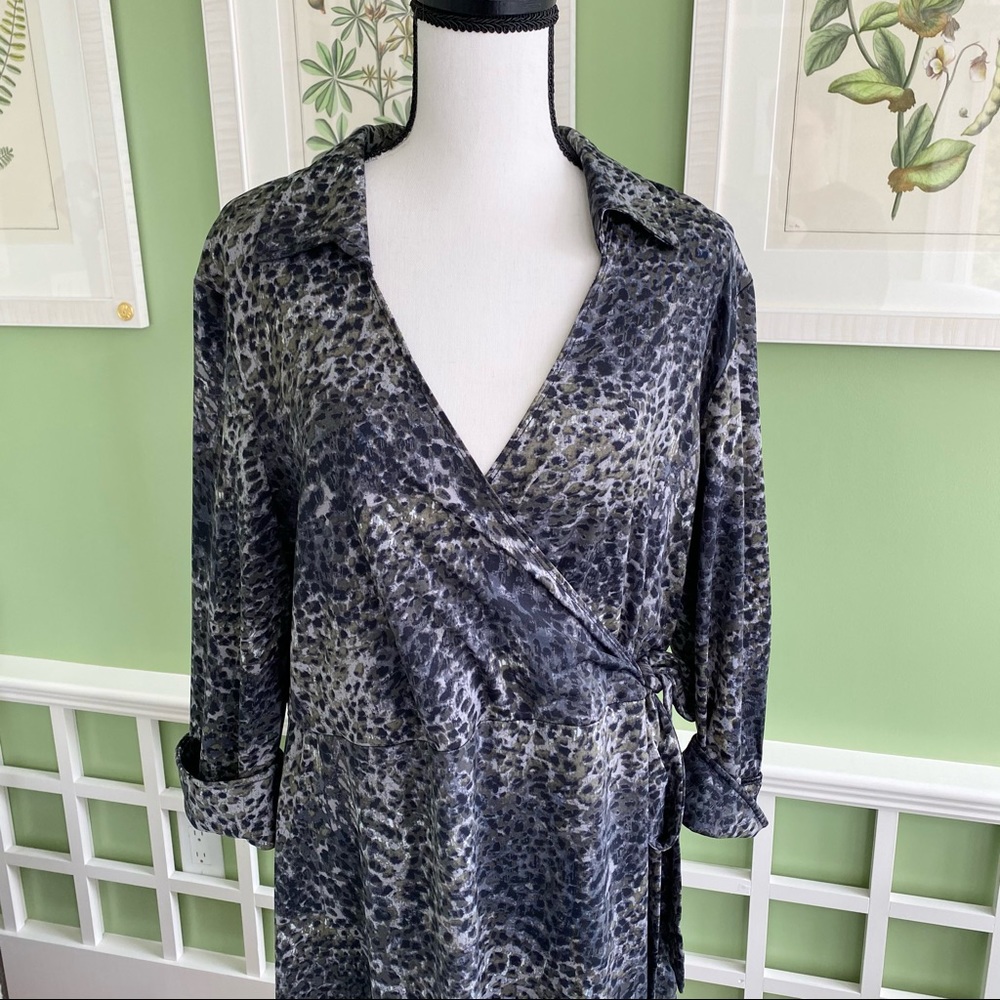 Printed Contour Wrap Dress by Tessuto - Picture 2 of 4